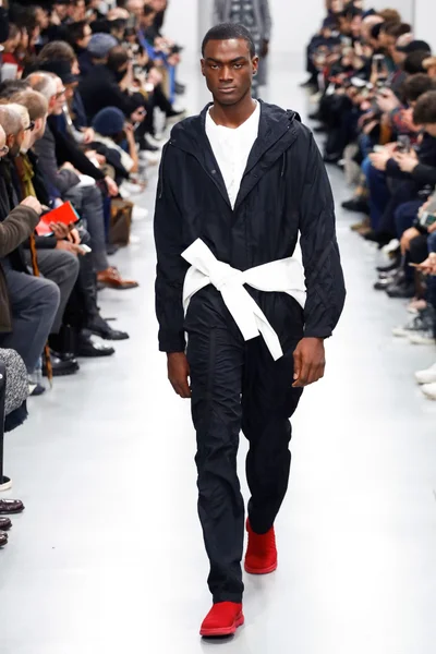 Look 19